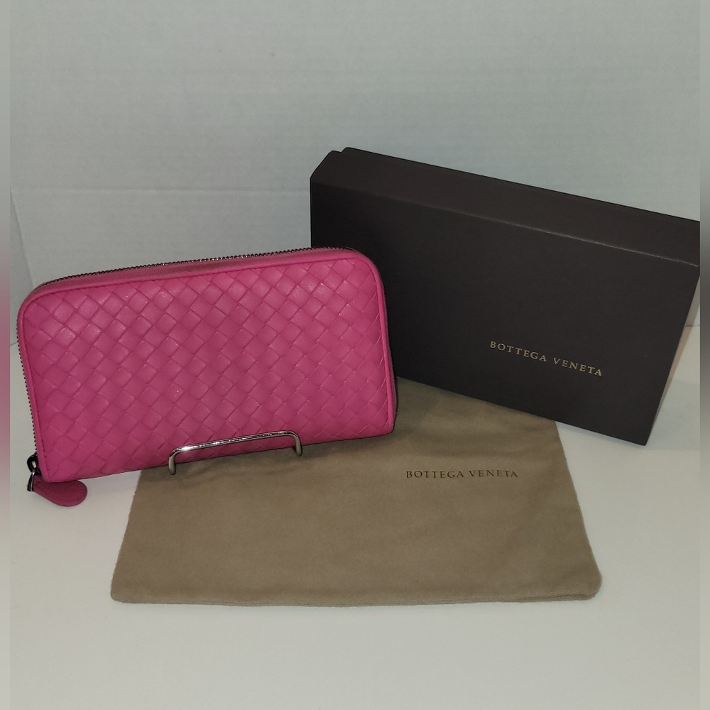 Authentic Bottega Veneta Nappa Intrecciato Zippy Long Wallet - Pink